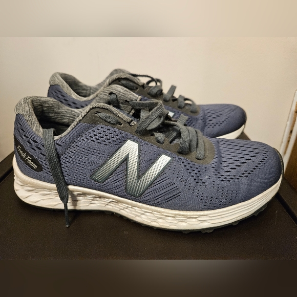 New Balance Fresh foam sneakers size 6 like new worn 1x - Picture 4 of 6